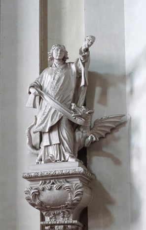 용을 물리치는 성 퀴리노_photo by Ad Meskens_in the Cathedral of Saint-Pierre-Saint-Paul-et-Saint-Quirin in Malmedy_Belgium.jpg